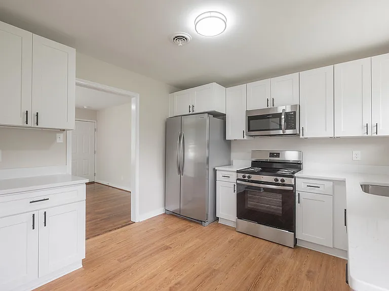 8711 Lakefront Dr — Photo 9