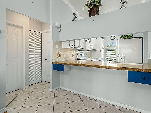 5th image of 306 Stephen Dr
