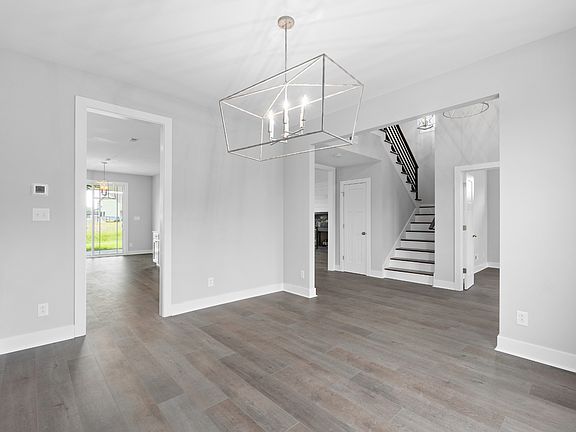 5th image of 761 Jersey Dr