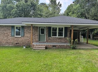 71 W Hester St, Clarkton, NC 28433
