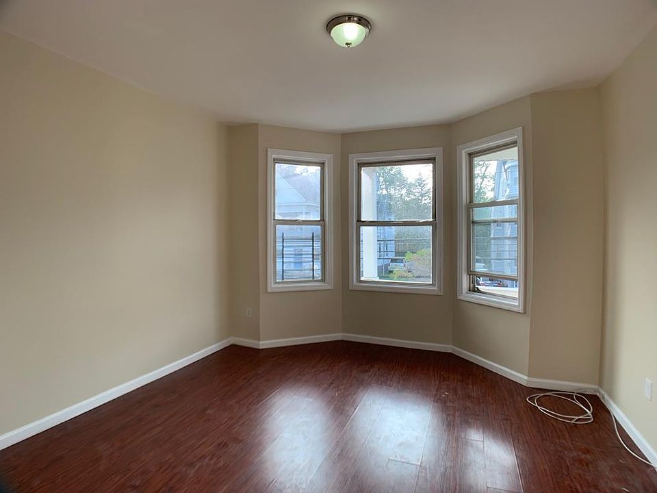 1st image of 526 Sanford Ave #2A