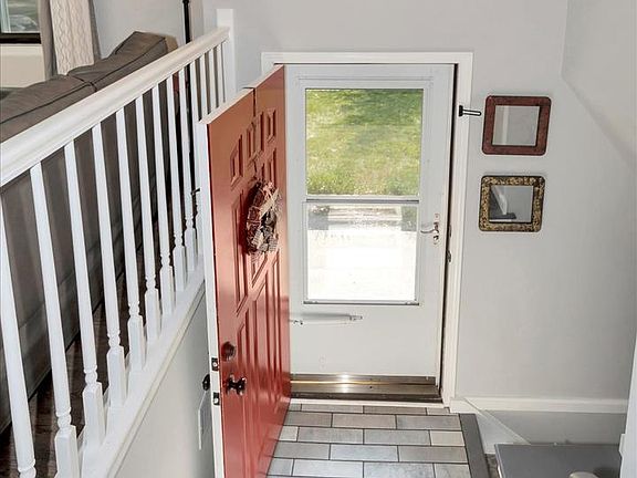 2nd image of 3018 Edgewood Pkwy