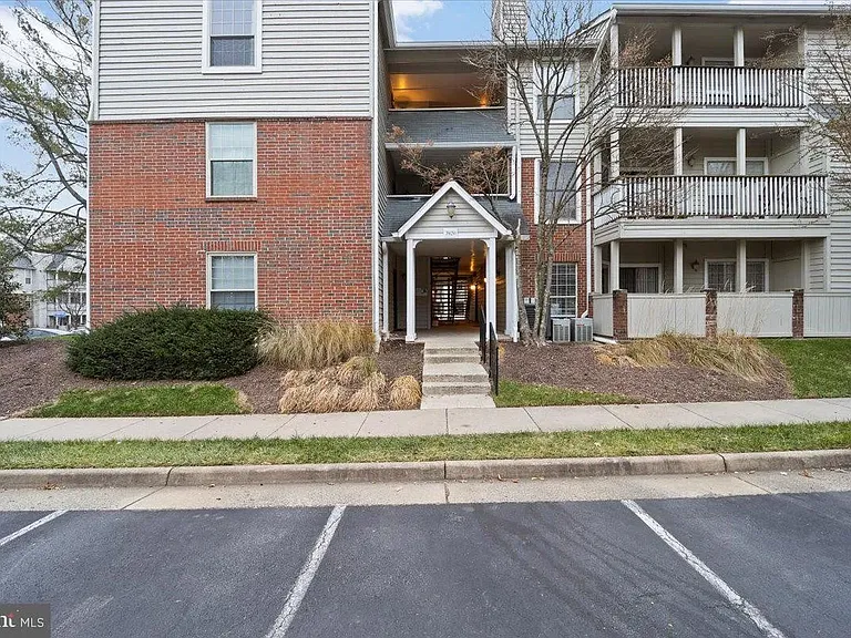 3920 Penderview Dr #303 — Photo 2