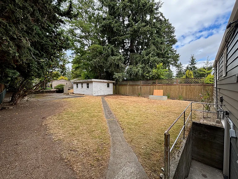 9521 12th Ave NW #1 — Photo 30