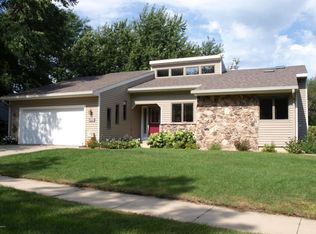 3423 Chalet Dr NW, Rochester, MN 55901