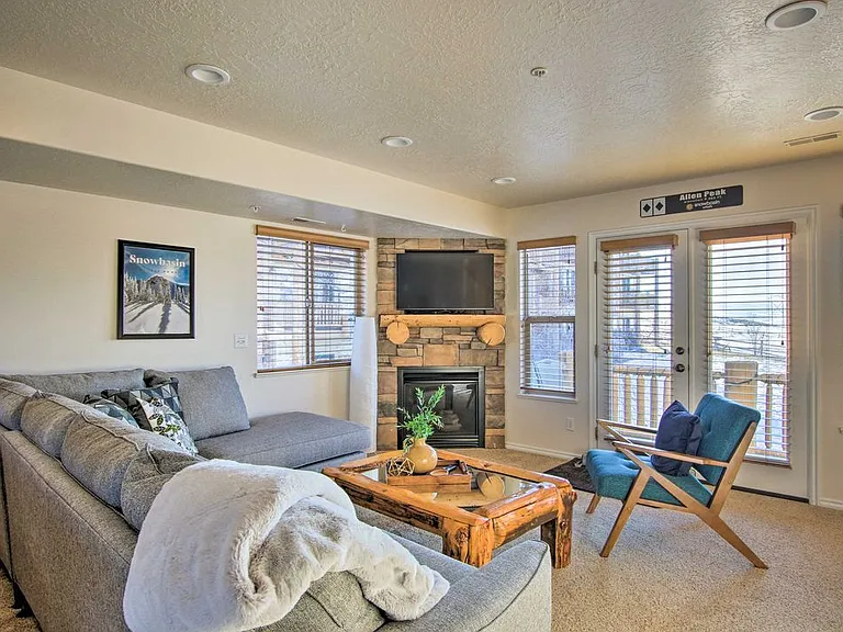 3524 N Fox Run Dr #1 — Photo 37