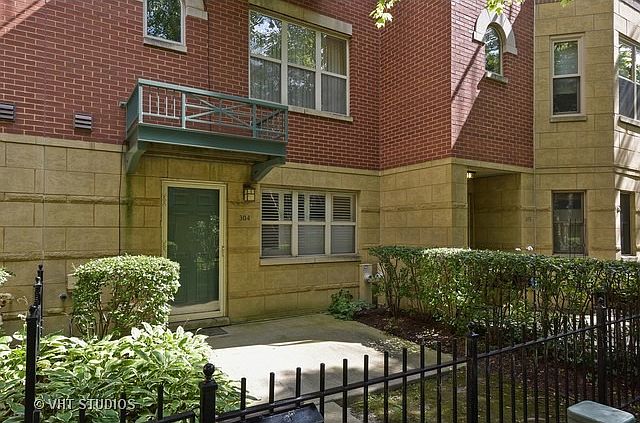 1st image of 4530 S Woodlawn Ave Unit 304