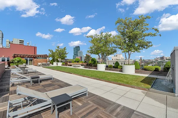 Rented by Canvas Property Group | media 9