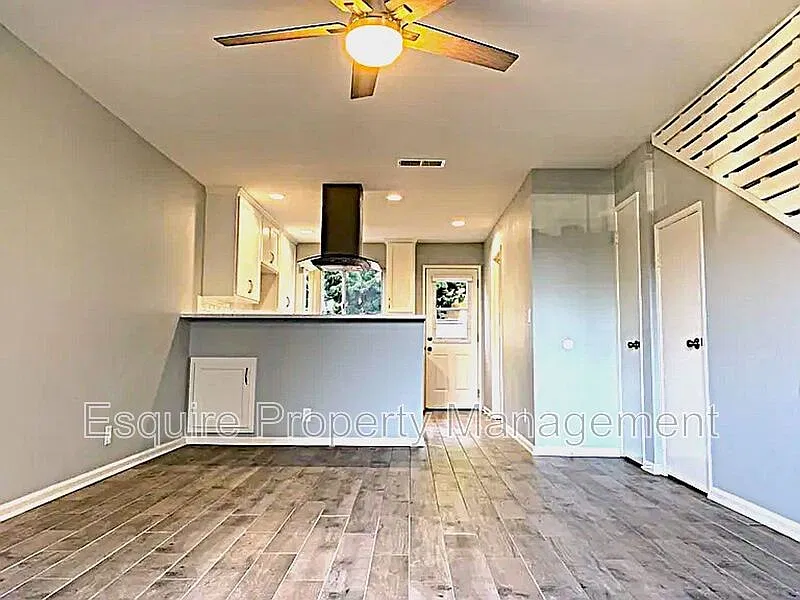 2 bed, 1.5 bath, 1100 sqft, $2,950 — Photo 4