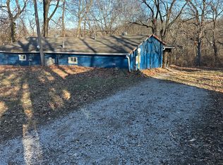 8433 Pershing Rd, Raytown, MO 64138