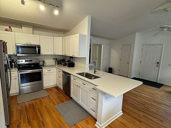 4th image of 632 Kentucky St