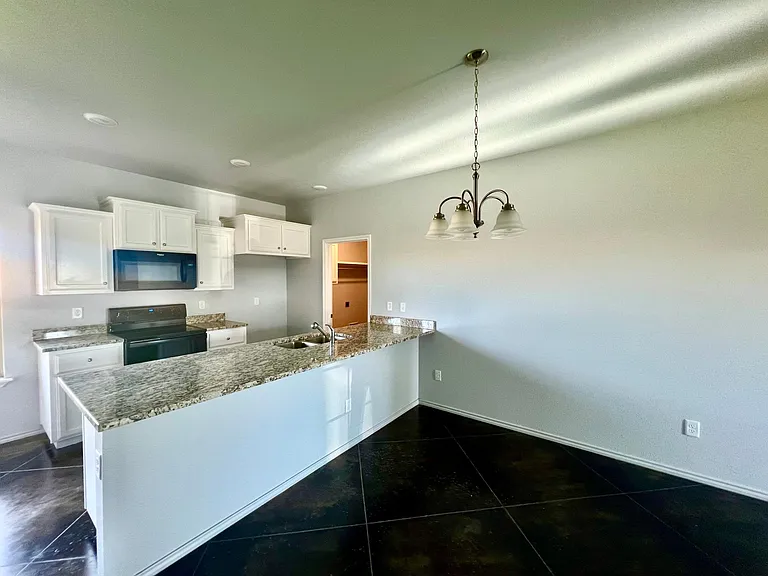 5009 Weiblen St — Photo 15