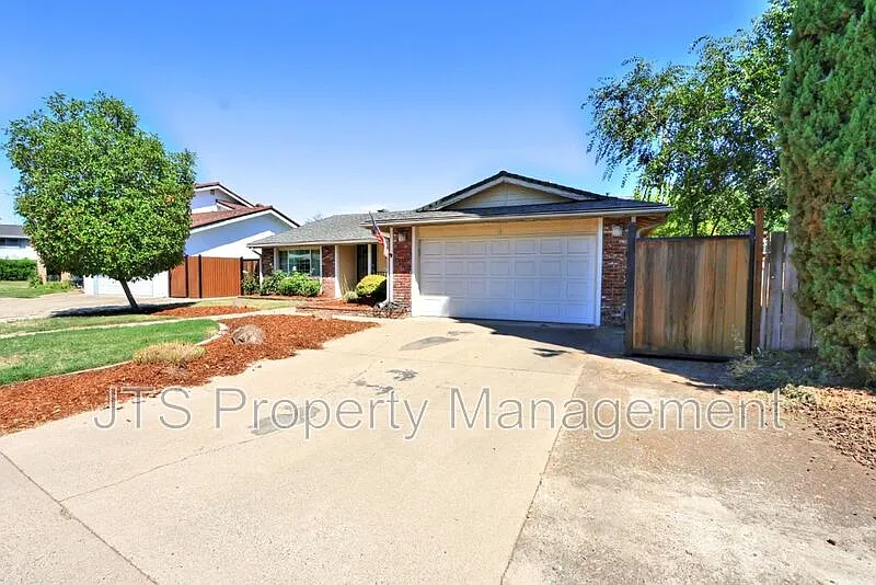 2128 W La Loma Dr photo 1