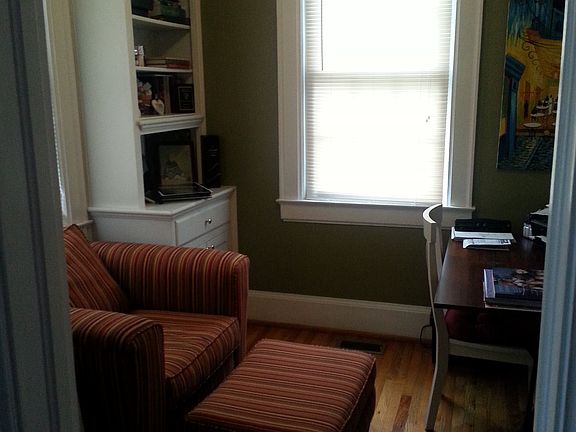 office/breakfast nook