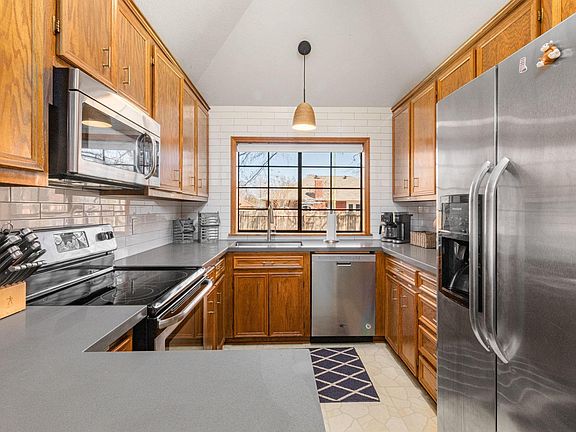 3rd image of 3009 Durango St