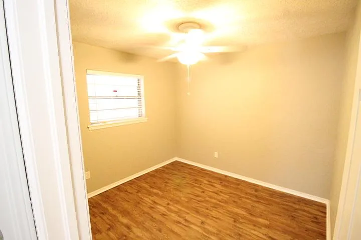 4029 N Nicklas Ave — Photo 10