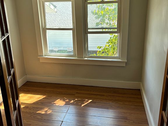 3rd image of 133 Wentworth Ave #133B