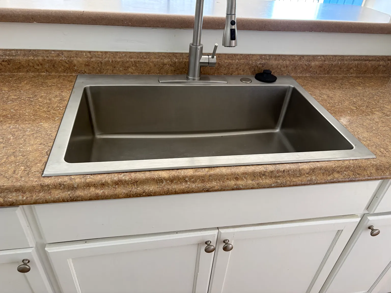 2 bed, 840 sqft, $1,300 — Photo 4