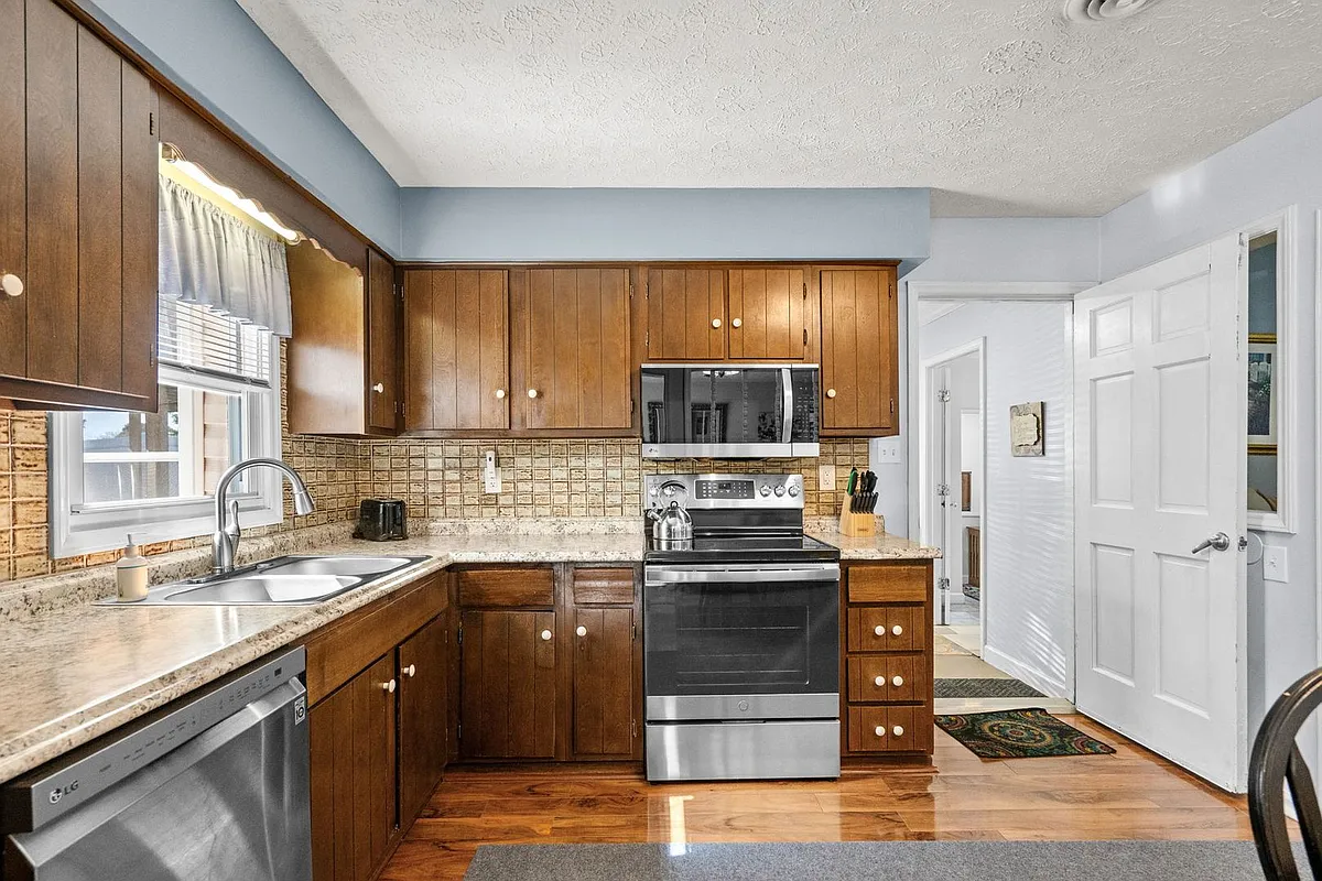 Building Photo - 119 Misty Pine Dr