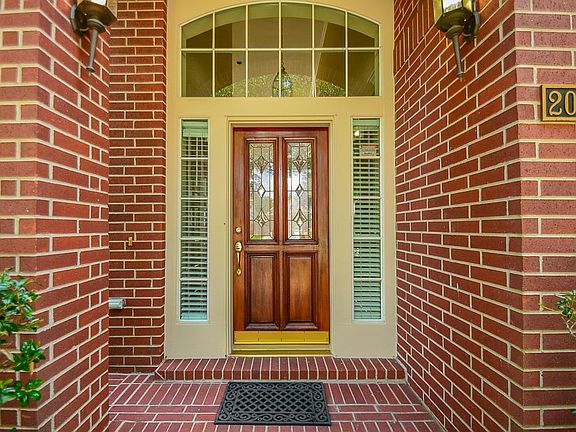 3rd image of 2027 Briarchester Dr