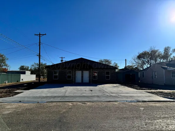 209 E 12th St, Dumas, TX 79029