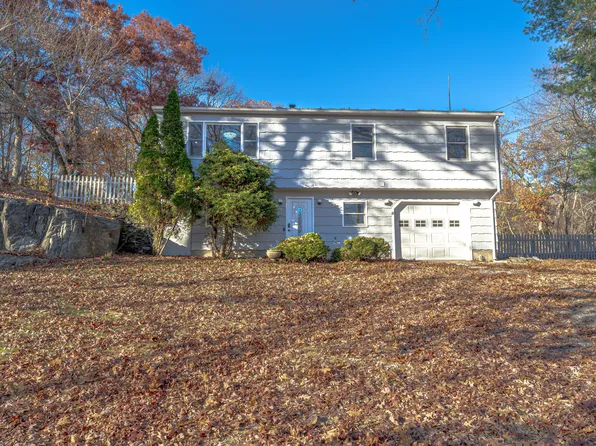 8 Pequot Trail, Shelton, CT 06484