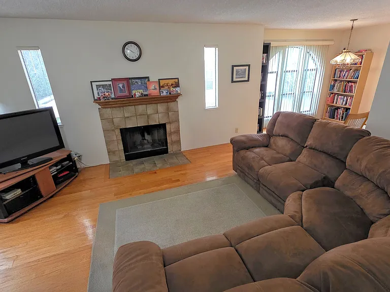 2149 Junction Ave #6 — Photo 4