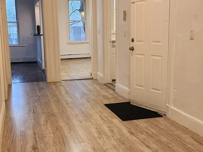 193 W Lincoln Ave #2 — Photo 3