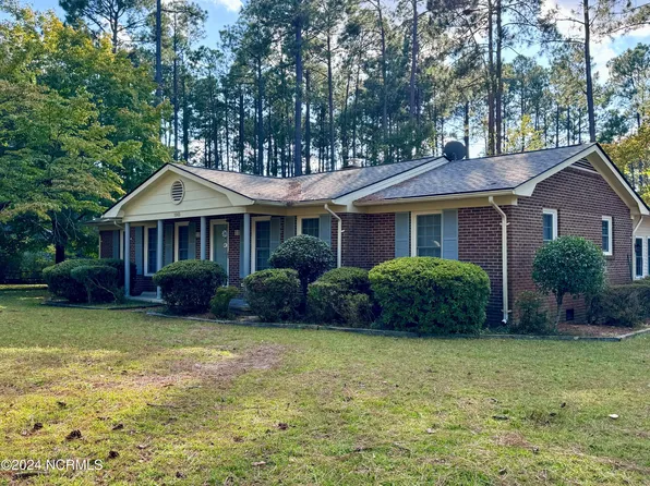 1003 Robinwood Rd, Aberdeen, NC 28315