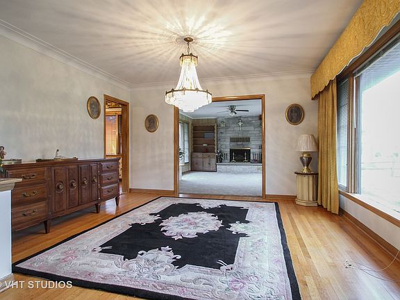 3rd image of 5706 N Kilbourn Ave