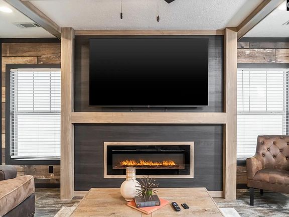 5th image of 226 Providence Rd