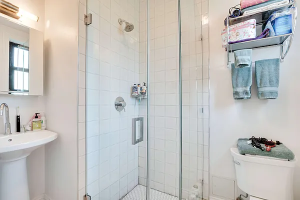 Rented by Compass | media 10