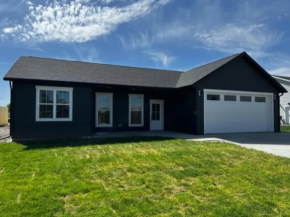70 10th St E, Lovell, WY 82431