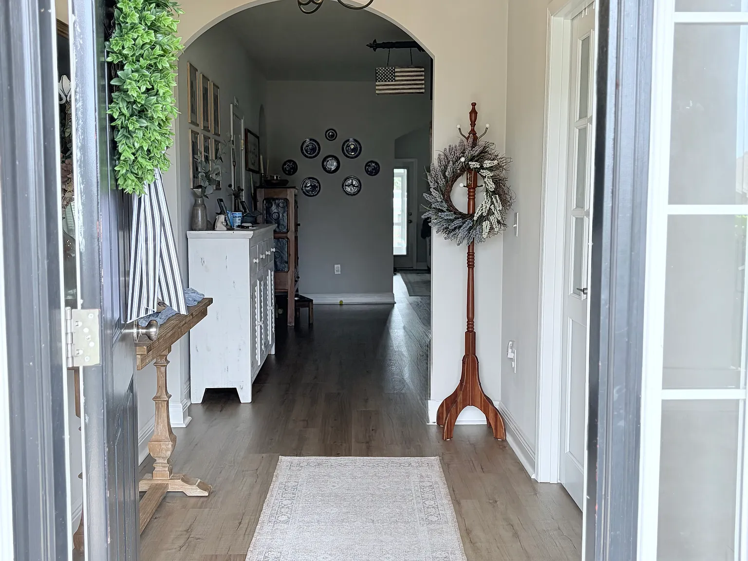 4 bed, 1977 sqft, $2,800 — Photo 3