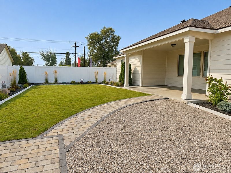 4th image of 4212 W Sandy Court