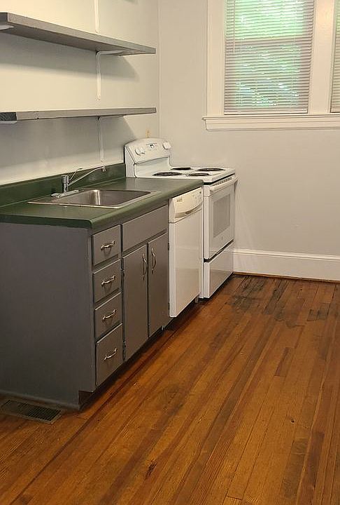 1st image of 1622 Hamilton Ter SE APT 1