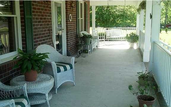 3rd image of 1031 Spring Hill Church Rd