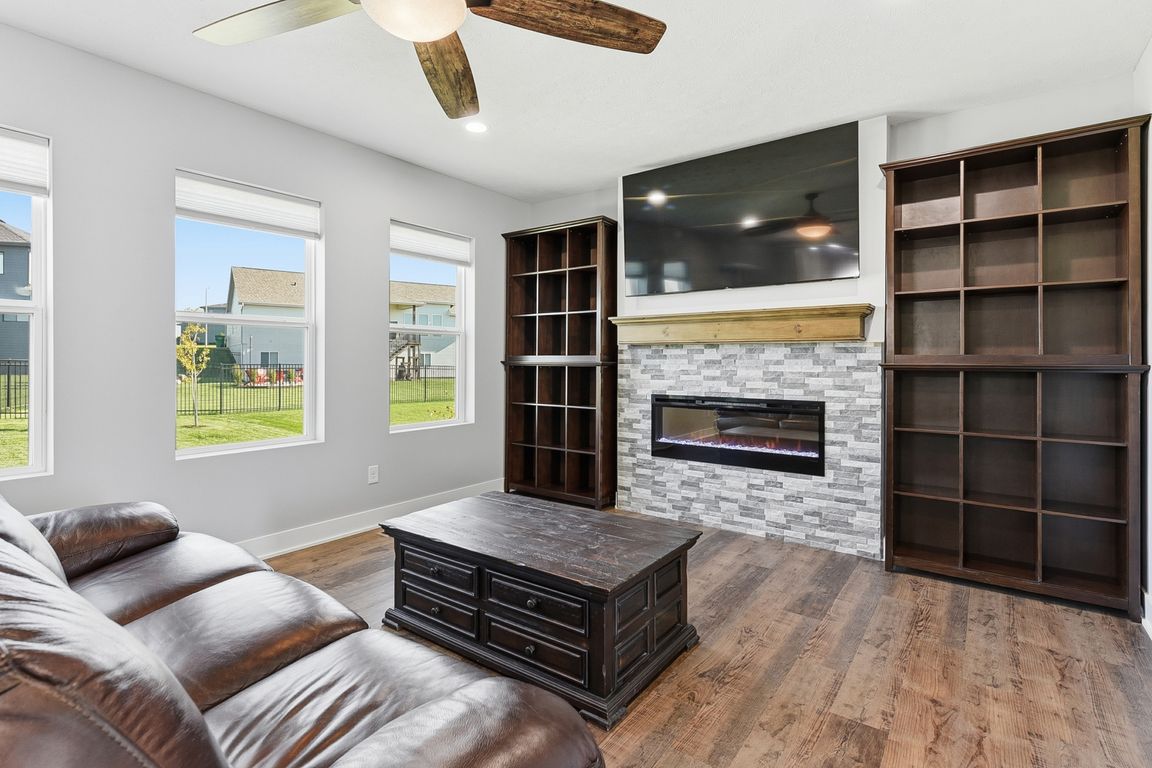 next background image