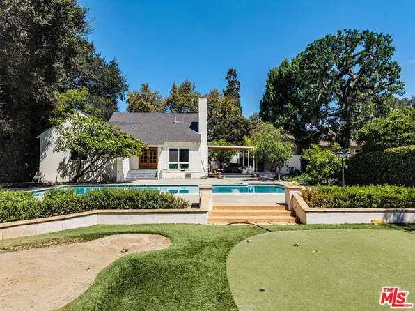 2996 San Pasqual St, Pasadena, CA 91107