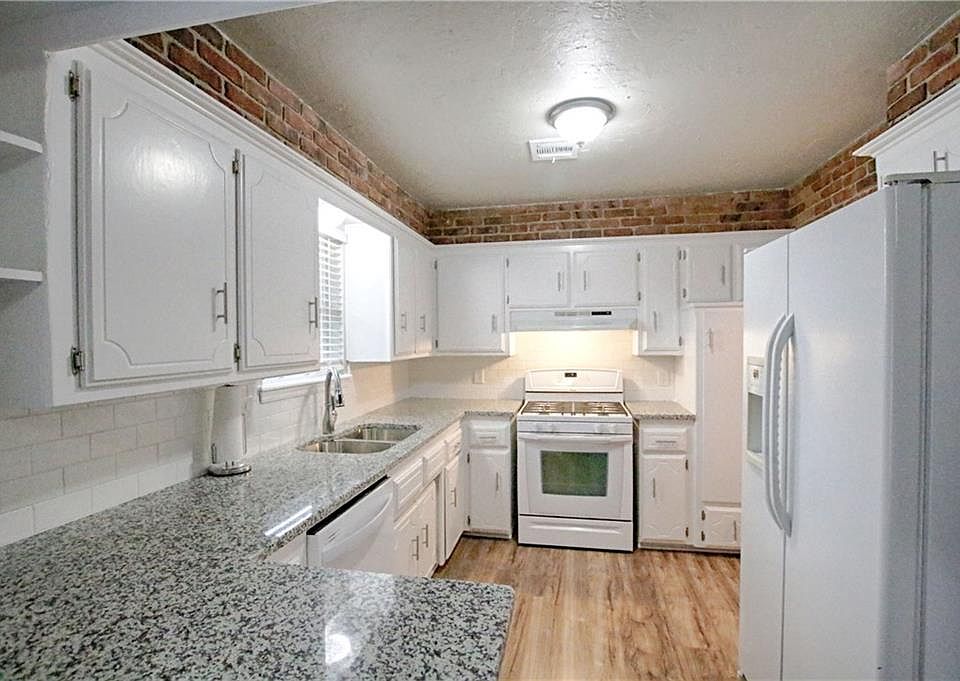 1st image of 928 NW 10th St