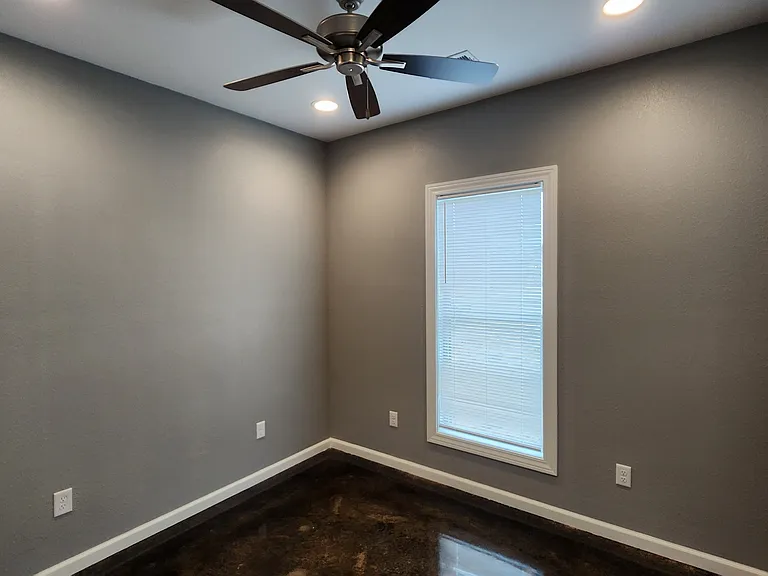 2204 Everett Dr — Photo 6