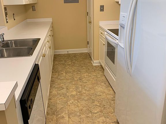 5th image of 104 Pier 33 Dr Unit 310