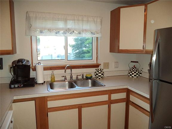 2nd image of 109 Iron Oak Cir