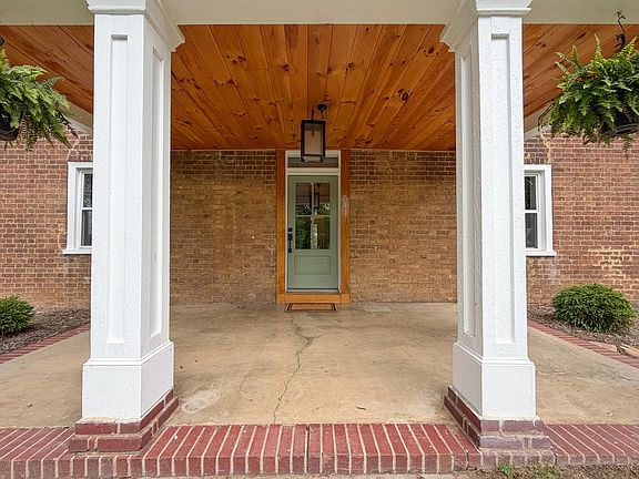 4th image of 541 S River Rd