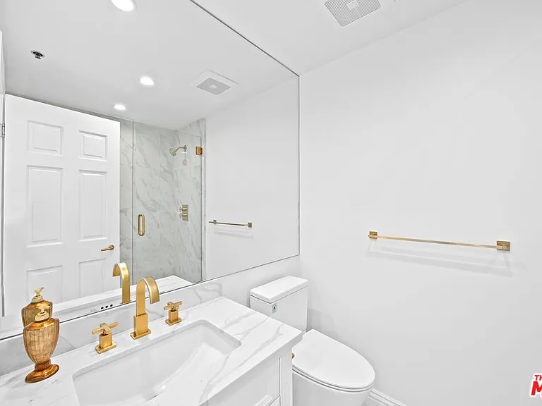 10724 Wilshire Blvd #Penthouse 1505 — Photo 42