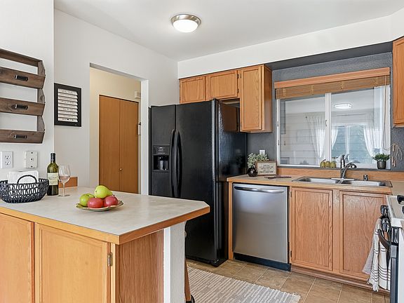 4th image of 106 99th Ave SE #3