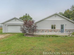 12071 S Willow Ave, Grant, MI 49327