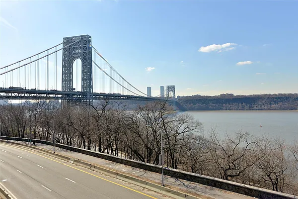 Sold by Bohemia Realty Group | media 6