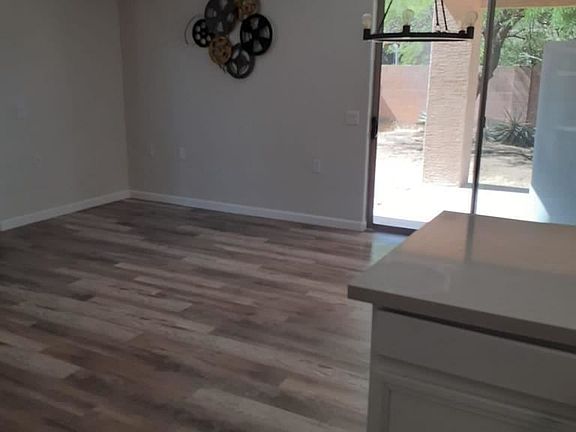 4th image of 2906 E Eberle Ln