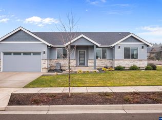 819 Riley Dr, Silverton, OR 97381